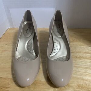 Dexflex Comfort‎ Shoes Womens 9 Pumps Beige Round Toe Stiletto Heels